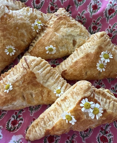 Fresh apple hand pies
