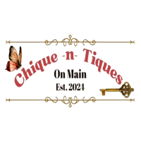 Ribbon-cutting for Chique-N-Tiques on Main
