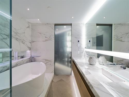 Gallery Image Pucci-Ensuite.jpg