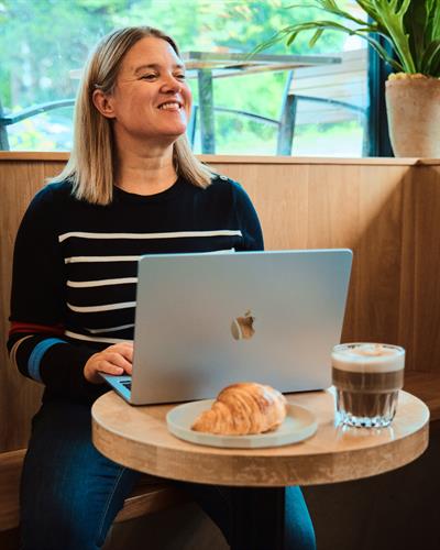 Gallery Image Fav_2_ANDREAWELLING_JPEG_-_Full_size_86.jpg