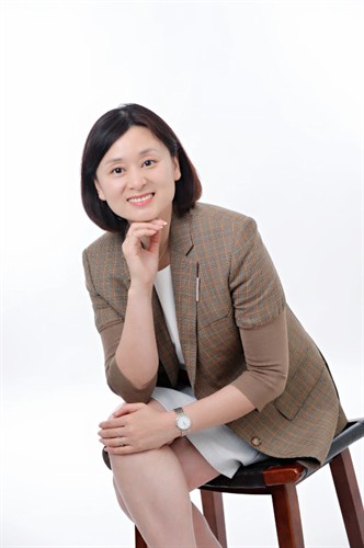 Meet Lisa Zhou — serving North Vancouver and the North Shore community.