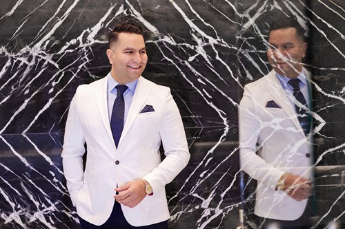 West Vancouver luxury real estate advisor Maz Majidi works with sellers of custom homes, waterfront properties, and architectural residences.