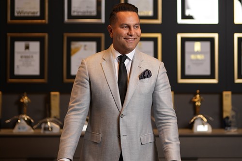 Persian-speaking luxury real estate advisor serving North Vancouver, West Vancouver, and Vancouver buyers and sellers.