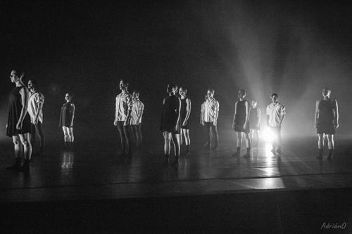 Lamondance, choreography by Lara Barclay photo by Adrian Ortega