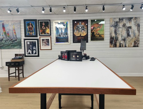 Limitless Design Options With hundreds of molding samples in our showroom—ranging from ornate traditional woods to sleek modern metals—we can build a frame that perfectly matches both your art and your interior design style.