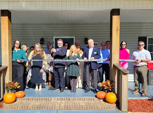 Gallery Image Ribbon_Cutting_with_Scissors.jpg