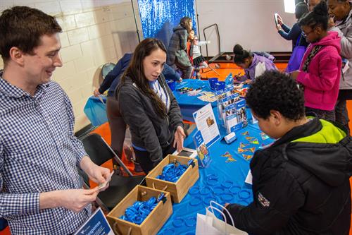 Gallery Image go-blue-day-table-felicia-caden.JPG