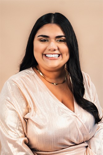 Gallery Image HEADSHOT_1.jpg