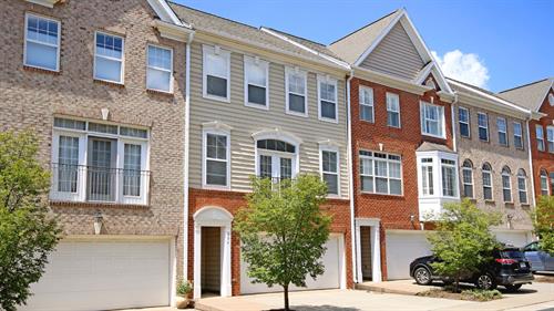 Gallery Image Glenwood_Station_Townhome.jpg