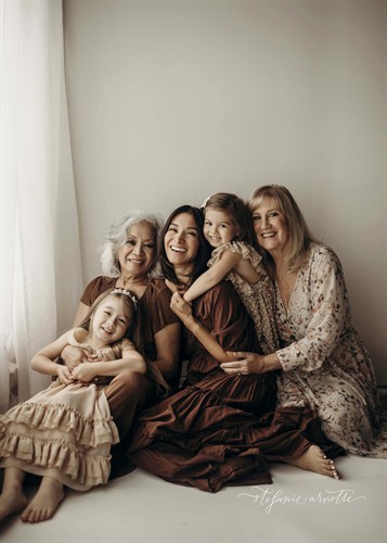 Gallery Image family-photographer-near-me_4.jpg