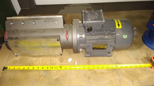 Gallery Image 200u_b_pic.jpg