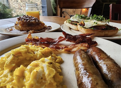 Breakfast serviced Sat/Sun 9:30-11:30am