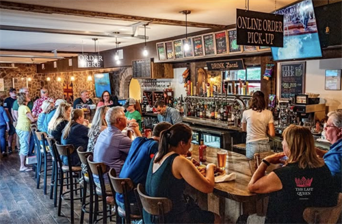 Busy night at The Last Queen