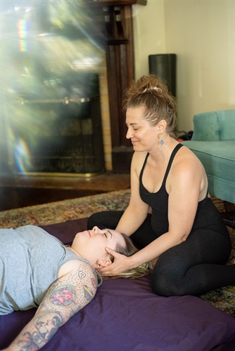 Thai massage for the neck and shoulders