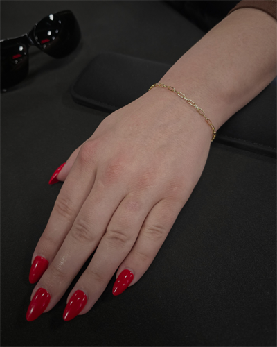 Gallery Image Permanent-Jewelry-14k-Gold-Fill-Smooth-Paperclip-Chain-Bracelet_(4x5).png