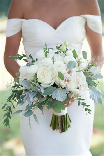 Gallery Image white_bouquet.jpg