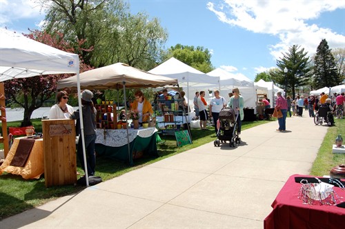 Gallery Image Waverly_Art_Walk.jpg