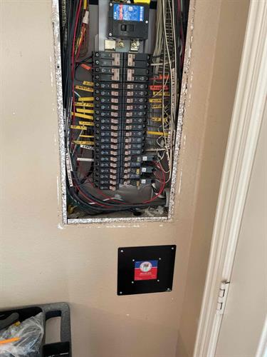 Gallery Image Electrical_Panel_and_Surge_protector.jpg