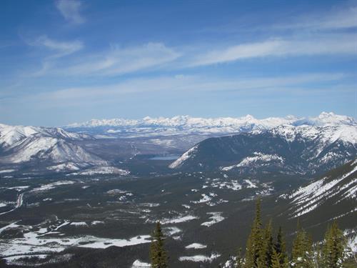 Views into Glacier Park or the Canadian Wilderness are abundant on clear days