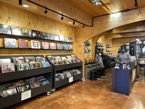 Gallery Image SBR_interior_racks_3.jpg