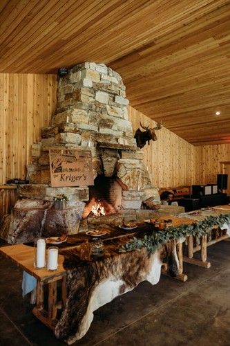 Gallery Image Western-Fall-Wedding-in-Montana-at-Star-Meadows-Ranch-Montana-Wedding-Photographer-Photography-by-Brogan-100-683x1024.jpg