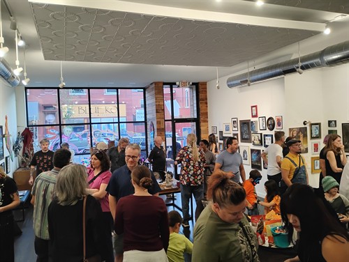 Fun during a show at Smalter Gallery