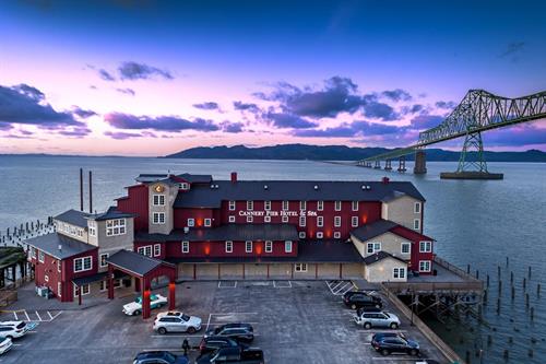 Cannery Pier Hotel & Spa - 600 feet into the Columbia River