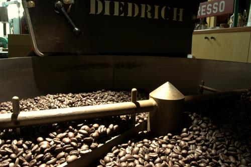 Our smaller roaster, Diedrich's IR-7, for the ultra-special coffees, for no more than 7lb (3kilo) batches.