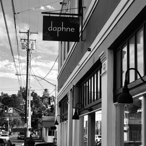 Gallery Image bw_daphne.jpg