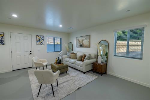 Gallery Image 1133_W._Mariposa-12.jpg