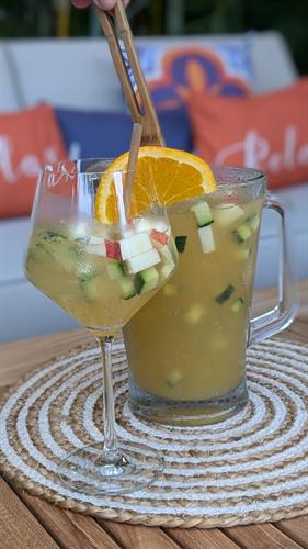 Gallery Image Summer_Sangria_1.jpg