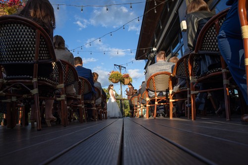 Gallery Image hollander-mequon-rooftop-het-terras-3(1).jpg