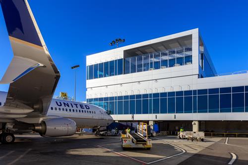 HNTB worked with United Airlines to design the remodel of Terminals 7 & 8 at LAX