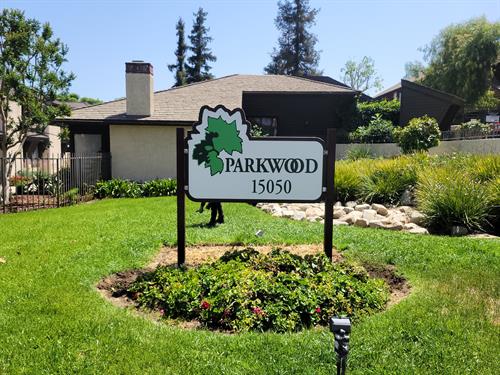 Parkwood post and panel sign