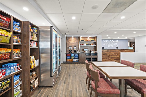 Gallery Image Hampton_Inn_LAX_(11).jpg