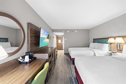 Gallery Image Hampton_Inn_LAX_(7).jpg