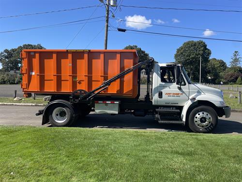 Gallery Image Just_Dump_It_Truck_with_Dumpster_1(1).JPG