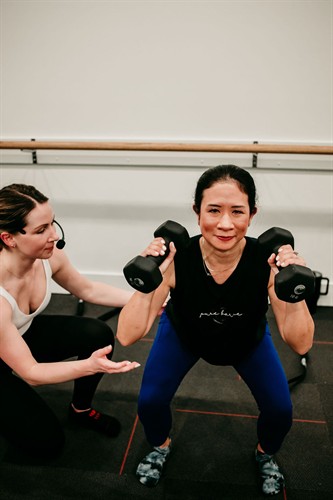 Pure Barre Define fuses concepts from our classic barre technique with weight-based strength training to develop muscular strength and power. In 50 minutes, you will experience the best of our Pure Barre technique fundamentals combined with additional dumbbell training in functional movements to enhance muscular definition and build confidence in your form.