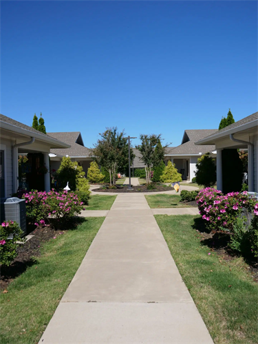 Gallery Image mv_courtyard.png