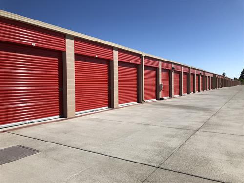 Gallery Image Drive-up-units.JPG