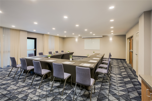 7 Multiple meeting spaces