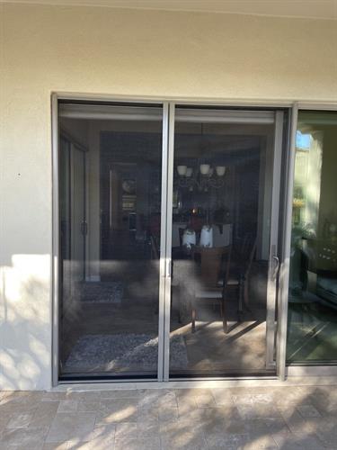 Gallery Image french_retractables.jpg