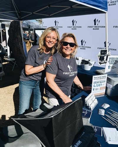 Gallery Image Christie_and_Karen.jpg