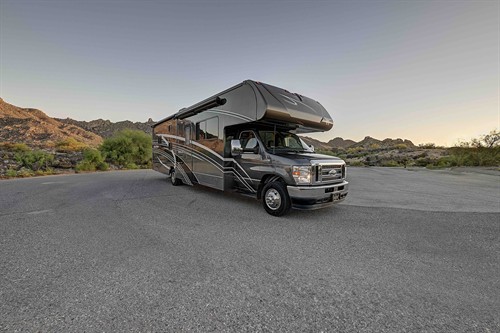 Gallery Image Winny.Outside.Front.Side.6.jpg