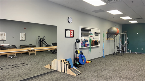 Gallery Image mirrorclinic.png