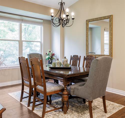 Gallery Image real_estate_dining_room.jpg
