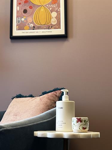 Hand & arm massage while color processes