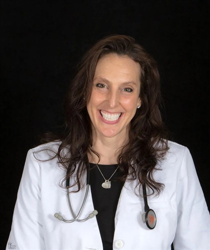 Meet Michelle Walter, ND! Her areas of expertise include nutritional medicine, botanical medicine, functional medicine, mild hyperbaric oxygen therapy and hormone balance. Dr. Michelle loves to work with people to optimize their health and to help them achieve vibrant wellness. 