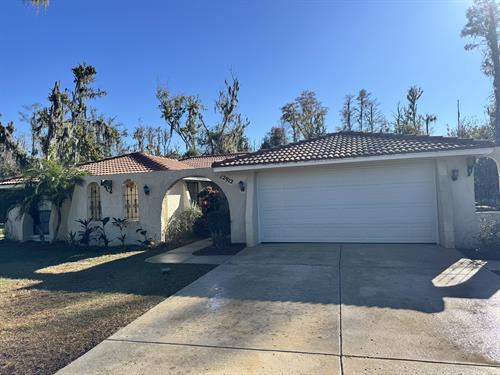 Low-pressure roof washing – Land O’ Lakes, FL