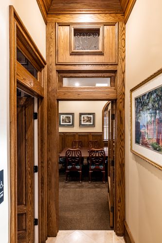 Gallery Image hall_way.jpg